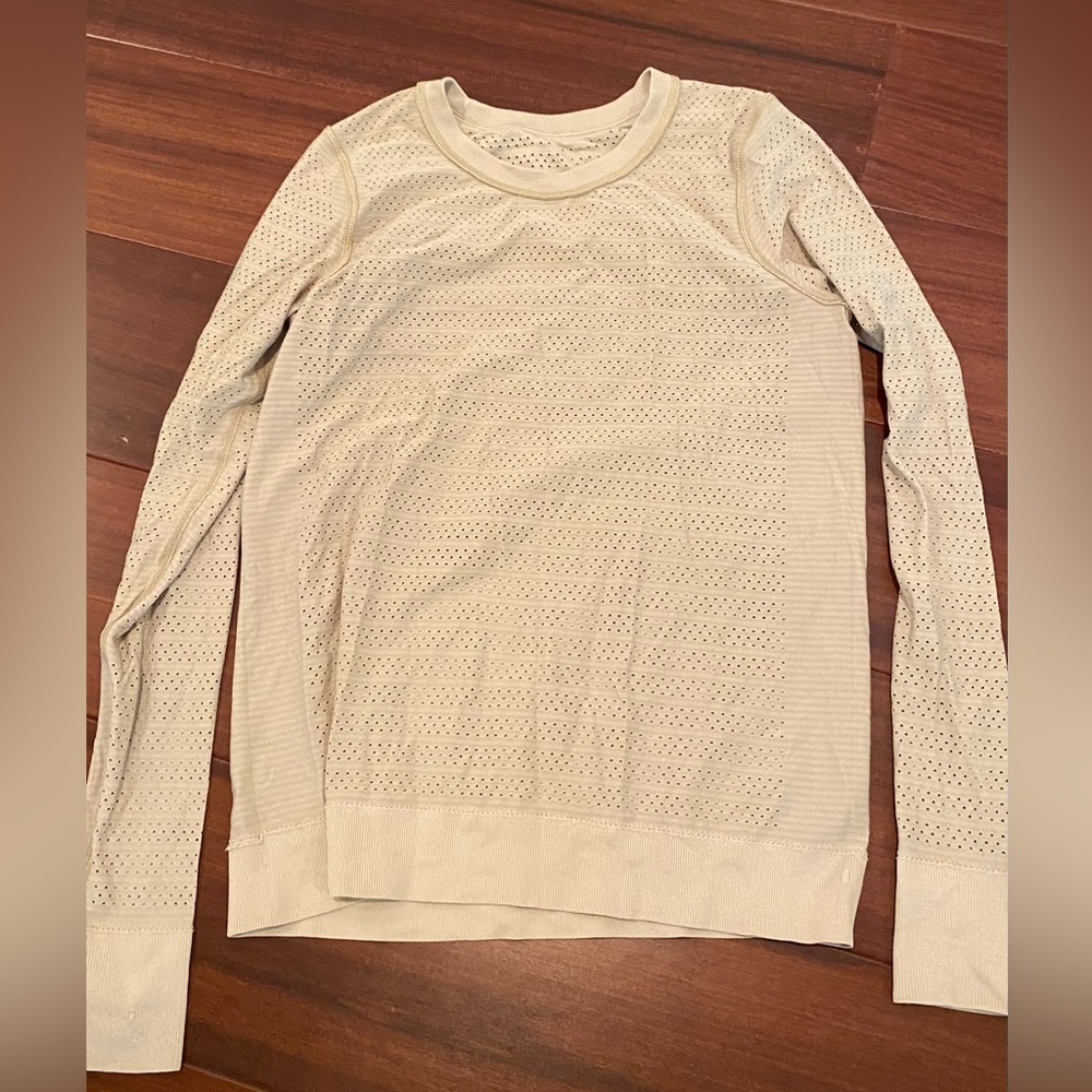 Lululemon Womens’ Pullover size 4